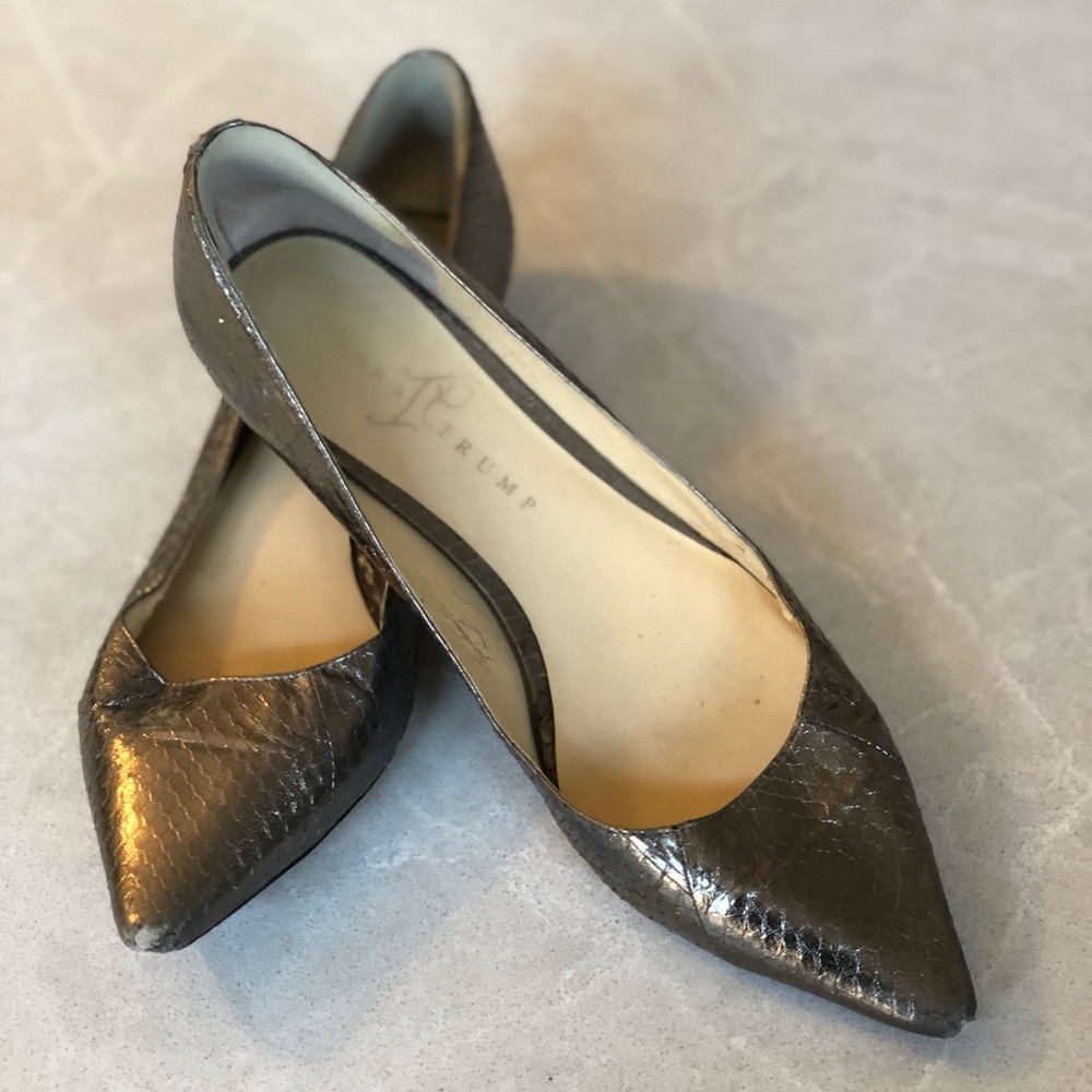 Ivanka Trump Annulio Flats in Gold